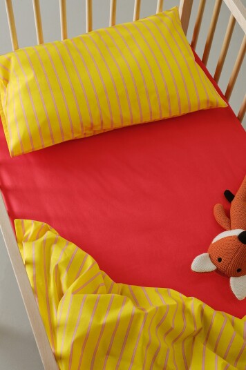Jotex Mini Stretchlaken Barneseng Økologisk 60x120 Cm Tomatrød ZACK 10694594060