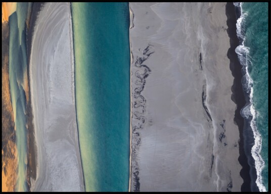 Aerial Coastal Layers Plakat / 50x70 Aerial Coastal Layers Plakat / 50x70