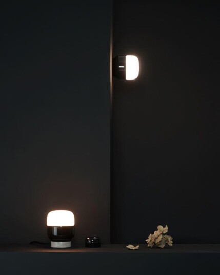 Ifø Electric Ifø Ohm 100/130 bordlampe Svart/Opal glass Ifø Electric Ifø Ohm 100/130 bordlampe Svart/Opal glass
