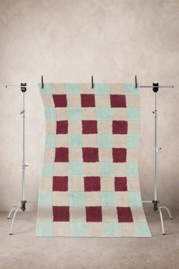 Jotex BURDIS bomullsteppe 170x240 cm Naturhvit/rød/mint 1711102-01-0 1701773-02-41 Jotex BURDIS bomullsteppe 170x240 cm Naturhvit/rød/mint 1711102-01-0 1701773-02-41