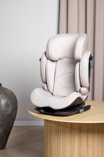 Beemoo Recline i Size Beltestol Oat