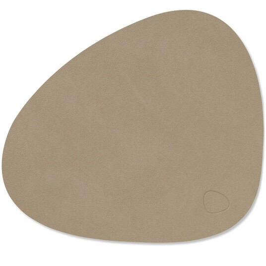 Lind Dna Curve Spisebrikke Nupo 24x28 cm Clay Brown Lind Dna Curve Spisebrikke Nupo 24x28 cm Clay Brown