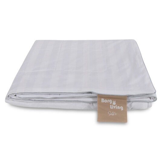 Borg Living Sommer silkedyne - 100% Mulberry silkefyll - 140x200 cm - Temperaturregulerende sommerdyne fra Borg Living Sommer silkedyne - 100% Mulberry silkefyll - 140x200 cm - Temperaturregulerende sommerdyne fra