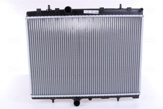 Radiator NISSENS 63606A