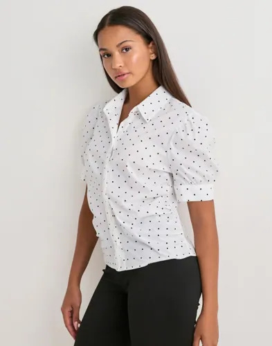Neo Noir   Hvit   Frannie Dot Shirt