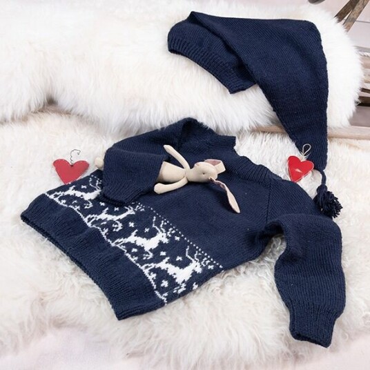 Bluum strikk Reinsdyrgenser med nisselue i Pure Eco Baby Wool Bluum strikk Reinsdyrgenser med nisselue i Pure Eco Baby Wool