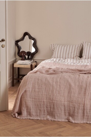 Ellos Home Sengeteppe Candice Grating i vasket lin Rosa