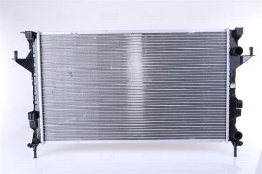 Radiator NISSENS 637666