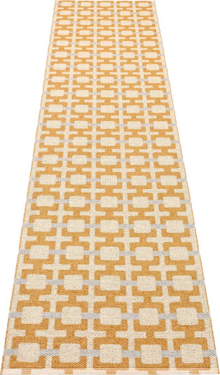 Pappelina Tom teppe Ochre/Cream/Sage 70 x 300 cm