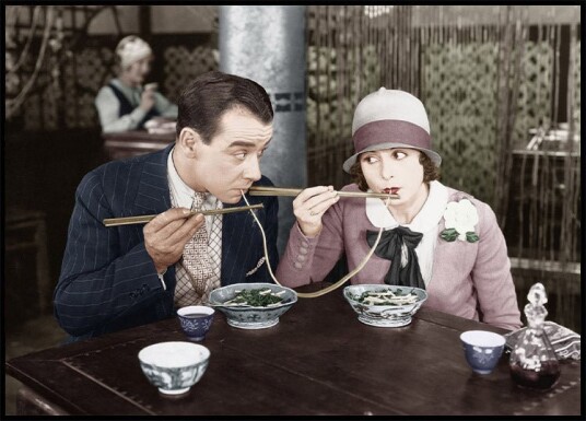 Sharing a Noodle Plakat Plakat / 50x70cm