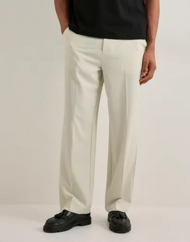 Que Sera Sera Perry Davies Pant 2.0 Slacks Beige Que Sera Sera Perry Davies Pant 2.0 Slacks Beige