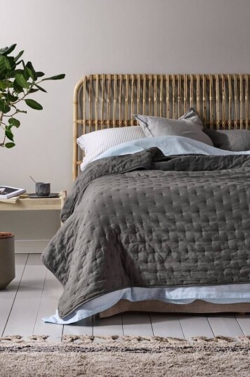 Jotex CALM sengeteppe - dobbeltseng 260x260 cm Lys grå 1665021-01-78 1665021-02-78 Jotex CALM sengeteppe - dobbeltseng 260x260 cm Lys grå 1665021-01-78 1665021-02-78