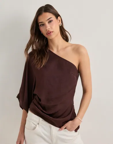 Nelly Brun Asymmetric Short Sleeve Top