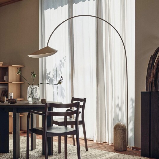 Arum gulvlampe kasjmir metall/travertin 205 cm – ferm LIVING Stue Design Stein Med en lyskilde Arum gulvlampe kasjmir metall/travertin 205 cm – ferm LIVING Stue Design Stein Med en lyskilde