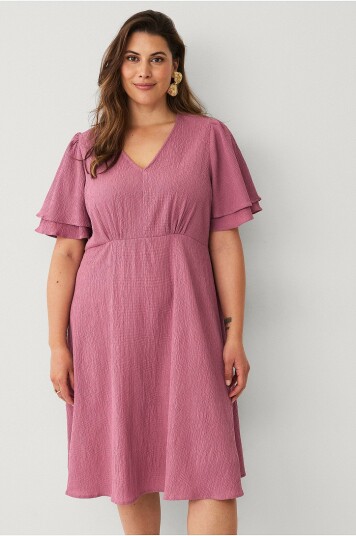Ellos Plus Collection Kjole med volanger i ermene Rosa