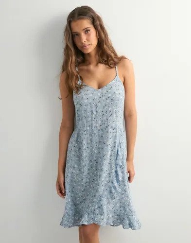 Pieces Blå Pcnya Strap Flounce Dress Wvn Bc