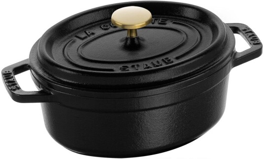 Staub La Cocotte oval gryte støpejern 0,6 L Svart Staub La Cocotte oval gryte støpejern 0,6 L Svart
