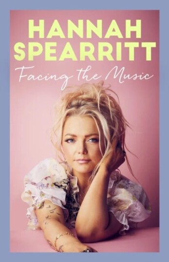 Facing The Music Av Hannah Spearitt