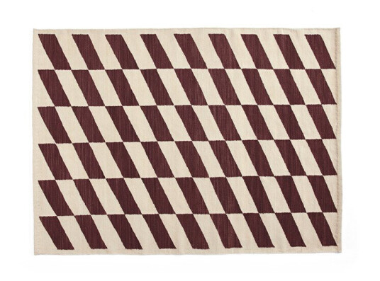HAY Shift Kelim gulvteppe 140x200 cm Burgundy HAY Shift Kelim gulvteppe 140x200 cm Burgundy