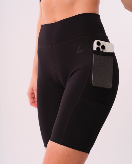 LEVITY Radical Run Pocket Shorts Black Beauty - S LEVITY Radical Run Pocket Shorts Black Beauty - S