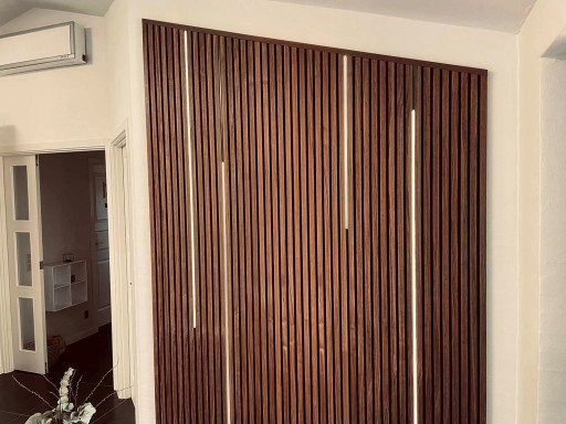 Ecofoss LED stripe for akustikkpaneler 240 cm med delt lys 4 pakning