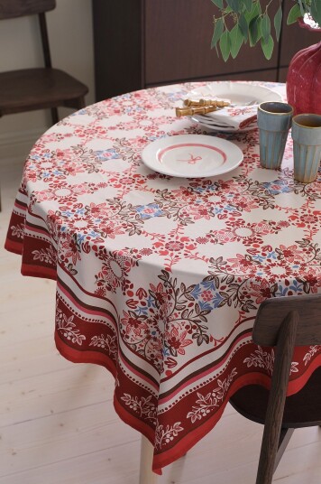 Ellos Home Julebordduk Petronella 145x145 cm Flerfarget