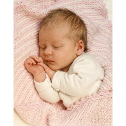 Dream Date by DROPS Design Baby Teppe Strikkeoppskrift 34x51 cm eller 50x75 cm Dream Date by DROPS Design Baby Teppe Strikkeoppskrift 34x51 cm eller 50x75 cm