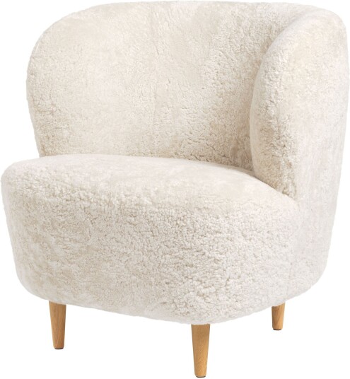 Gubi Gubi Stay Lounge Chair Sheepskin Off White/oak Lenestoler Space Copenhagen Hvit Lær/metall/tre