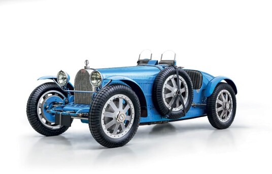 ITALERI 1:12 - Bugatti Type 35B ITALERI 1:12 - Bugatti Type 35B