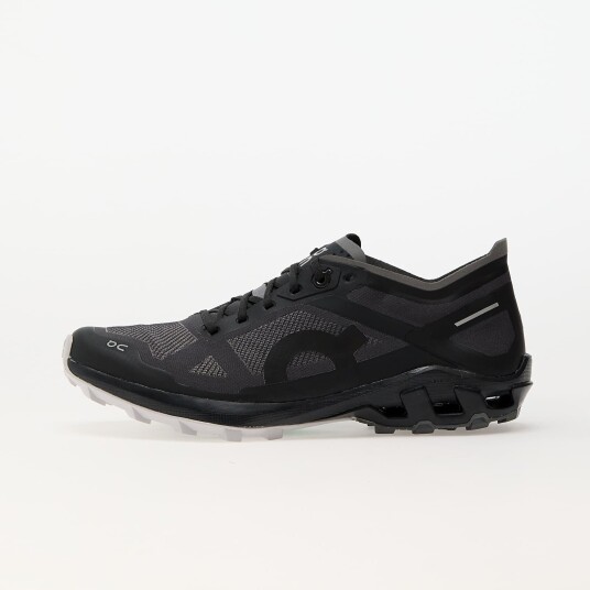 On Women's Cloudventure Peak 3 38, Black/Glacier On Women's Cloudventure Peak 3 38, Black/Glacier