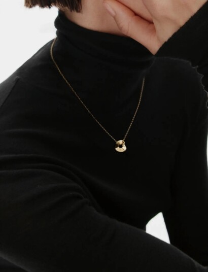 Kalevala Alluring Pendant   Gold   ONE SIZE x 50