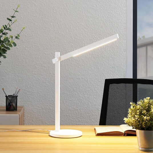 Lindby LED-skrivebordslampe Loretta, rettlinjet og hvit