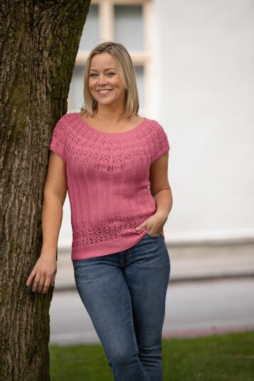 Viking Garn 2016 9 Molly Topp Cerise