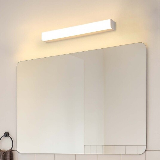 9W dimbar RA90 SKÄR bad / speillampe IP44 40cm hvit Dimbar : Dimbar Kulør : Varm 9W dimbar RA90 SKÄR bad / speillampe IP44 40cm hvit Dimbar : Dimbar Kulør : Varm