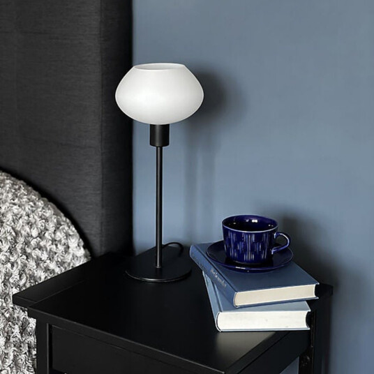 Aneta Lighting Bell bordlampe 37,5 cm - Svart/Opal 1673659-02-0 1673659-01-0 Aneta Lighting Bell bordlampe 37,5 cm - Svart/Opal 1673659-02-0 1673659-01-0