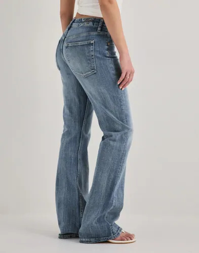 Nelly Blå Soft Bootcut Jeans
