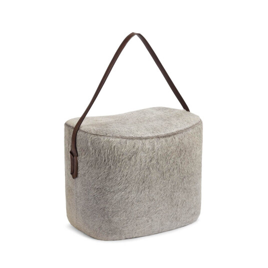 Warm & Comfy Puff m/håndtak Kalveskinn 45x35x38 cm Grå Warm & Comfy Puff m/håndtak Kalveskinn 45x35x38 cm Grå