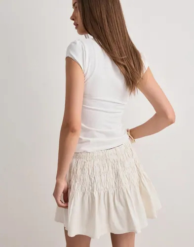 Vero Moda   Hvit   Vmsofia Mw Mini Skirt Wvn Exp