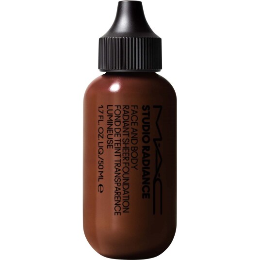 MAC Studio Radiance Foundation W7 50 ml - Vannfast og Fuktighetsgivende MAC Studio Radiance Foundation W7 50 ml - Vannfast og Fuktighetsgivende