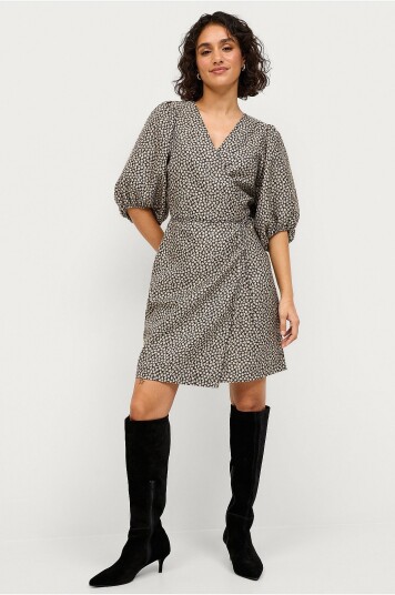Soaked in Luxury Omslagskjole slKaela DresSvart Soaked in Luxury Omslagskjole slKaela DresSvart
