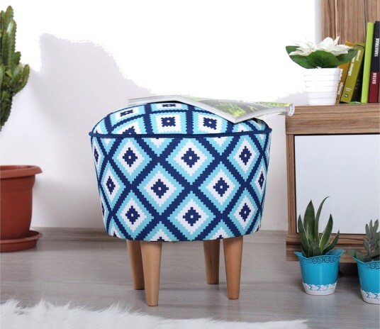 Debesis Sittepuff 42 cm Lys blå