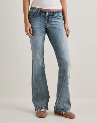 Nelly   Blå   Super Low Waist Bootcut Jeans