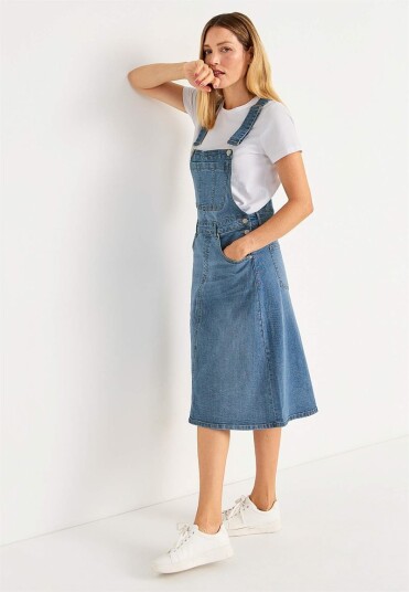 Dongerikjole i denim Dongerikjole i denim