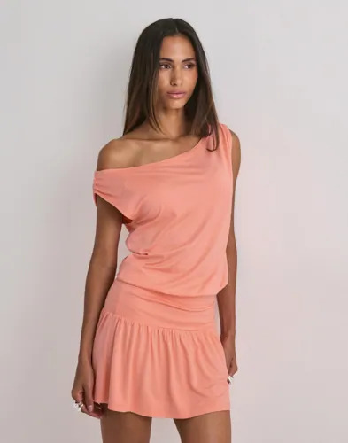 Nelly Oransje Soft Shoulder Mini Dress
