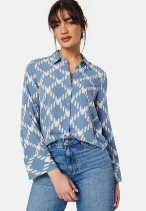 VERO MODA Vmginas betine LS oversized shirt Coronet Blue AOP:Bet L