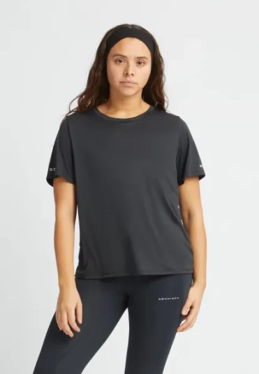 Röhnisch Women's Team Logo Tee S, Black Röhnisch Women's Team Logo Tee S, Black