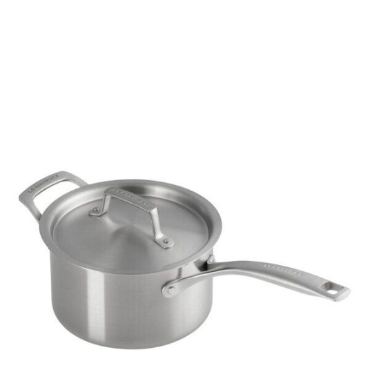Le Creuset Essential 3 Ply kasserolle 18 cm 2,8L m/lokk Le Creuset Essential 3 Ply kasserolle 18 cm 2,8L m/lokk