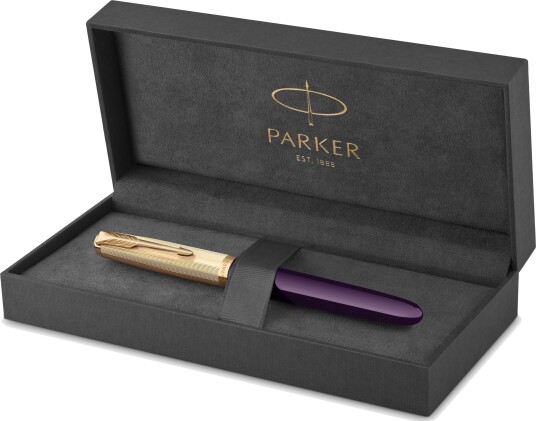 Parker 51 Fountain Pen  Deluxe Plum Barrel with Gull Trim  Fine 18k Gull Nib with Svart Ink Cartridge  Gift Box