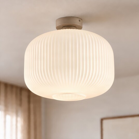 Evey taklampe Ø 35 cm hvit/beige glass – Nola Stue Skandinavisk Rund Evey taklampe Ø 35 cm hvit/beige glass – Nola Stue Skandinavisk Rund