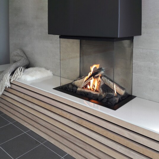 M-Design True Vision 650DC svart gasspeis med glass på tre sider- rett vegg